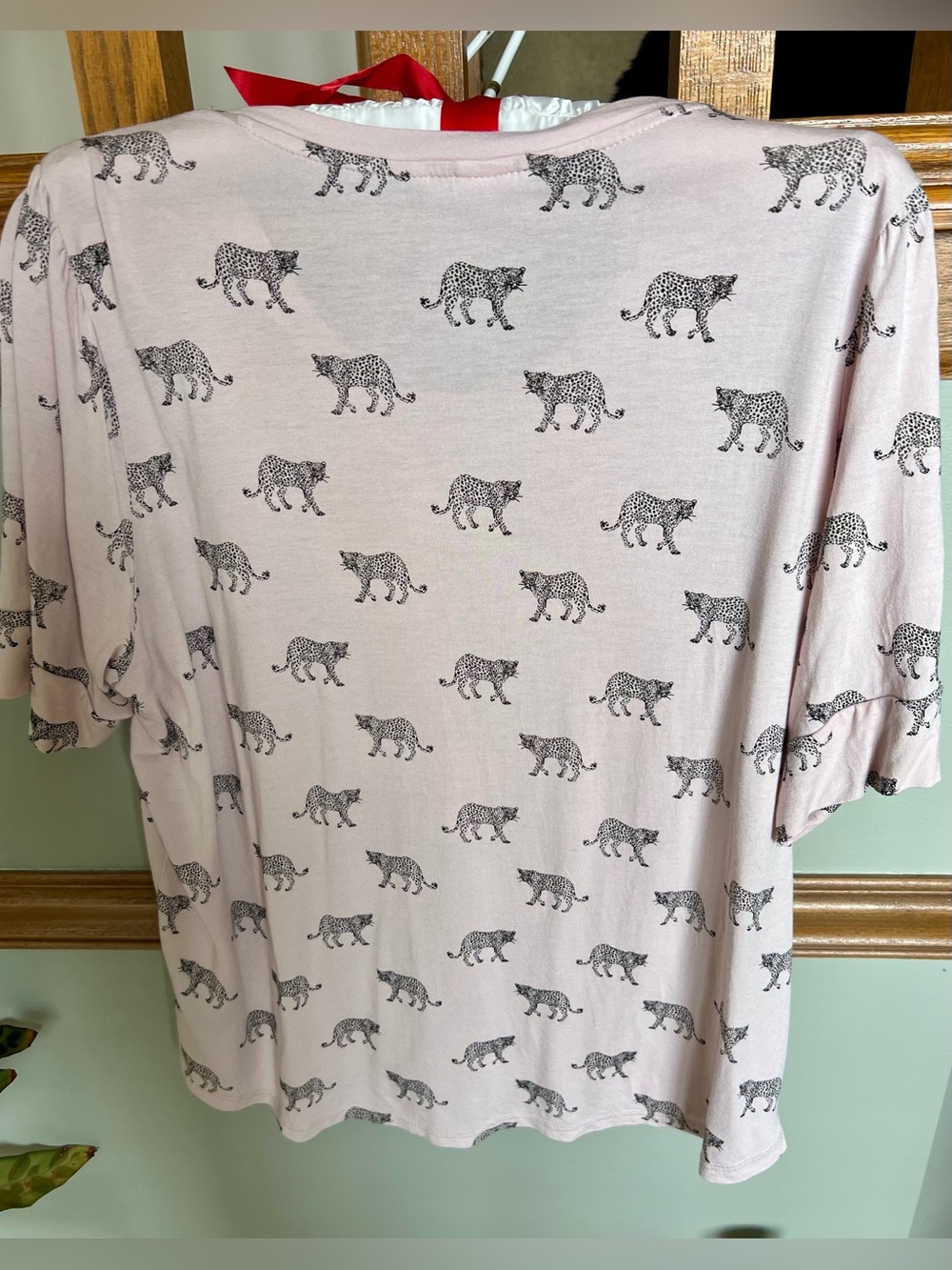 Light Pink Leopard Print Tee - Picture 3 of 7